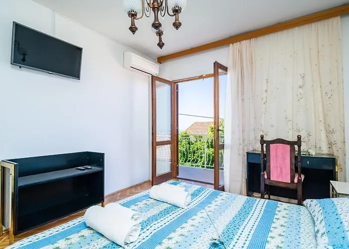 Apartments & Rooms Stella